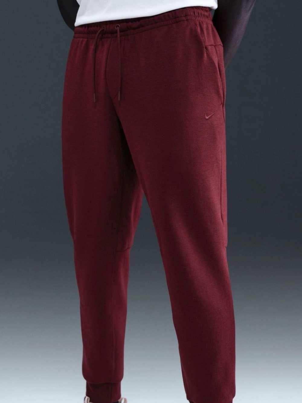 NWT Nike Mens Dri-Fit Primary Fleece Maroon UV Jogger Pants Active Medium NEW